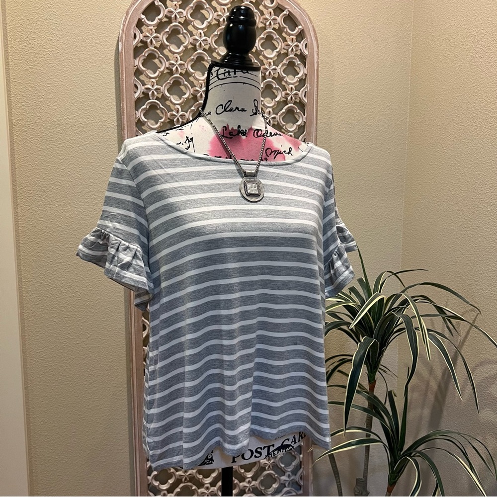 NWT BB Dakota by Steve Madden Striped Gray Women's Top